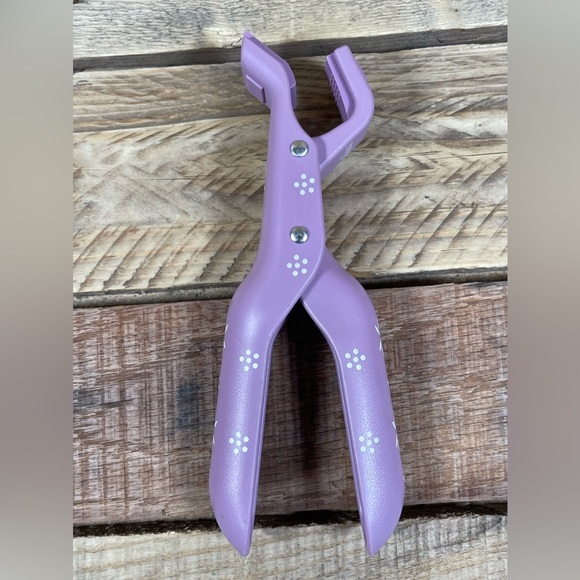 Temptations Presentable Ovenware Tara Tongs Purple White Floral Serving Flatware - Picture 4 of 9